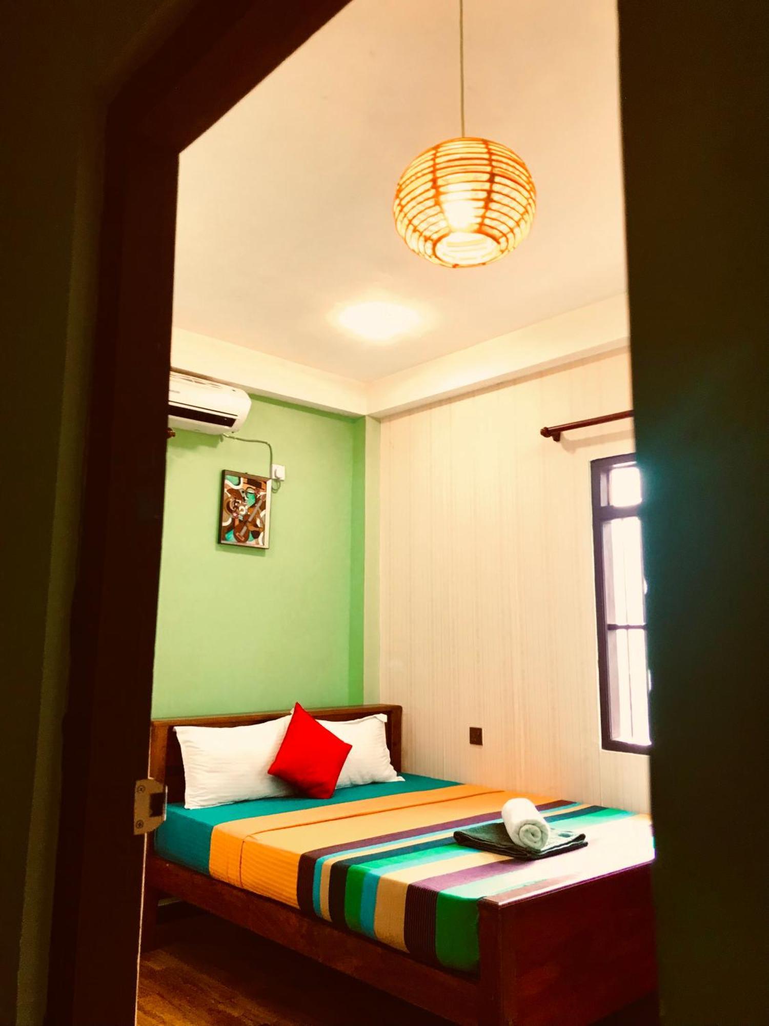 Hotel The Green Station à Dikwella Extérieur photo